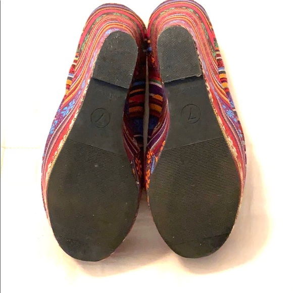 Mossimo Multi Color Aztec Print Wedges - Picture 3 of 3